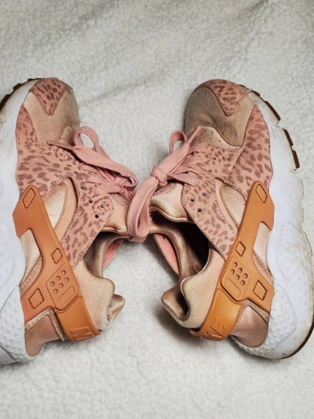 Nike Huarache Run Se (Gs) Girl's Shoes Size 4 Pink Leopard Print Sneakers